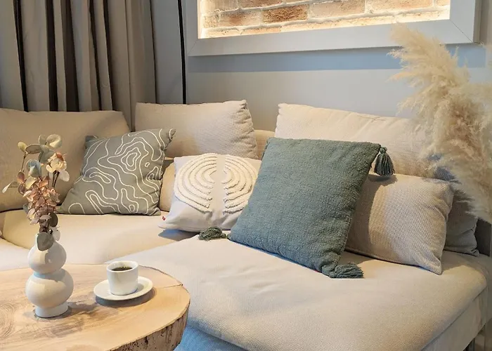 My Slow Life بيت للعطل